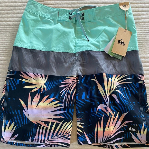 Quiksilver Boys Swim Board Shorts Trunks NEW  sizes 18, 29 waist - Picture 1 of 10